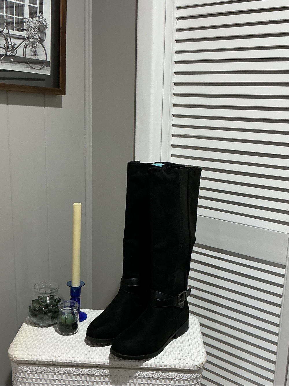 Black Knee-High Women's boots